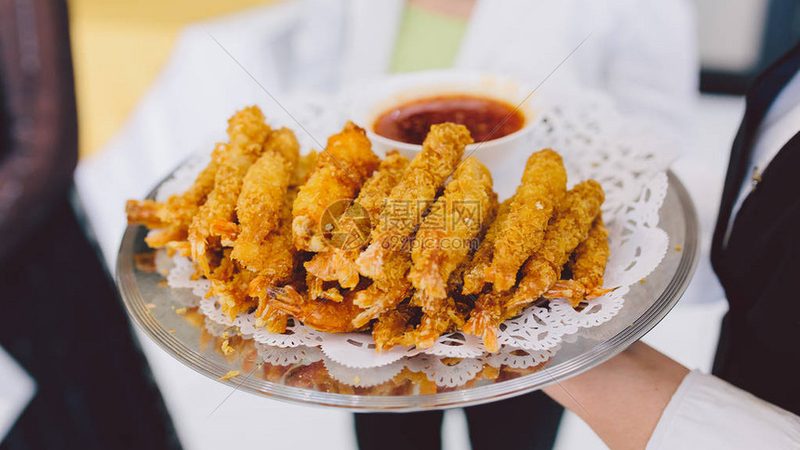 膨化食品保质期六个月正常吗